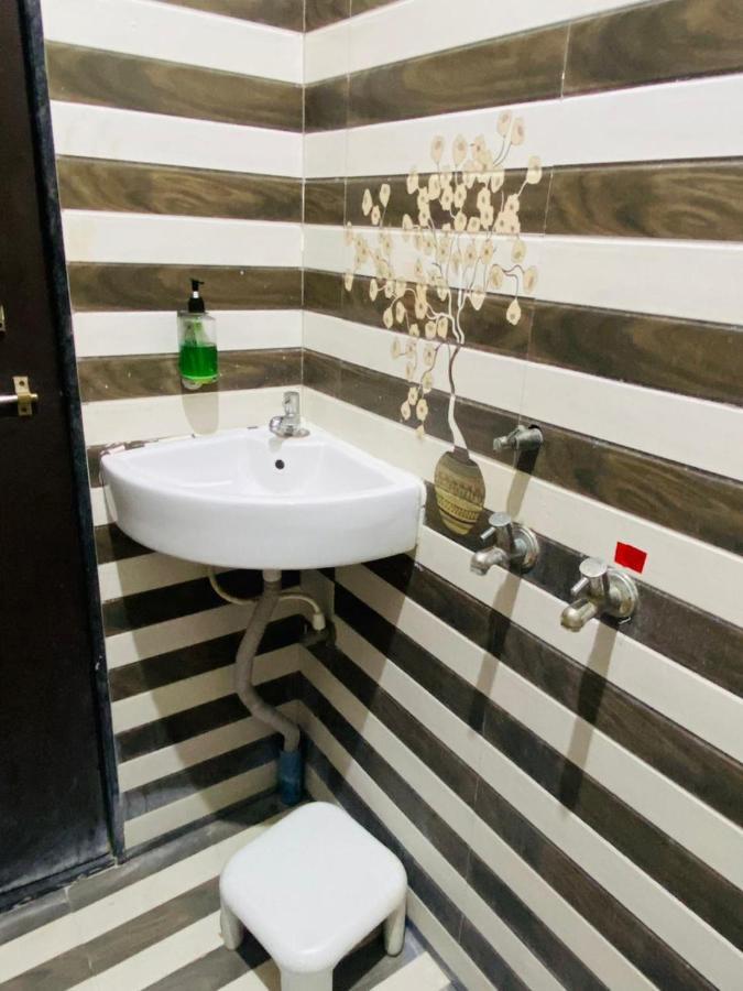 Hotel Meghmalhar Lodging Jejuri Екстериор снимка