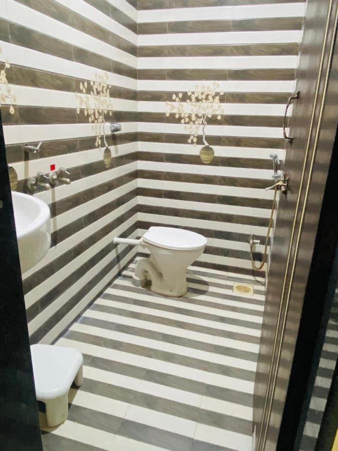 Hotel Meghmalhar Lodging Jejuri Екстериор снимка